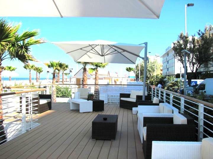 Hotel Poker Riccione Exteriör bild