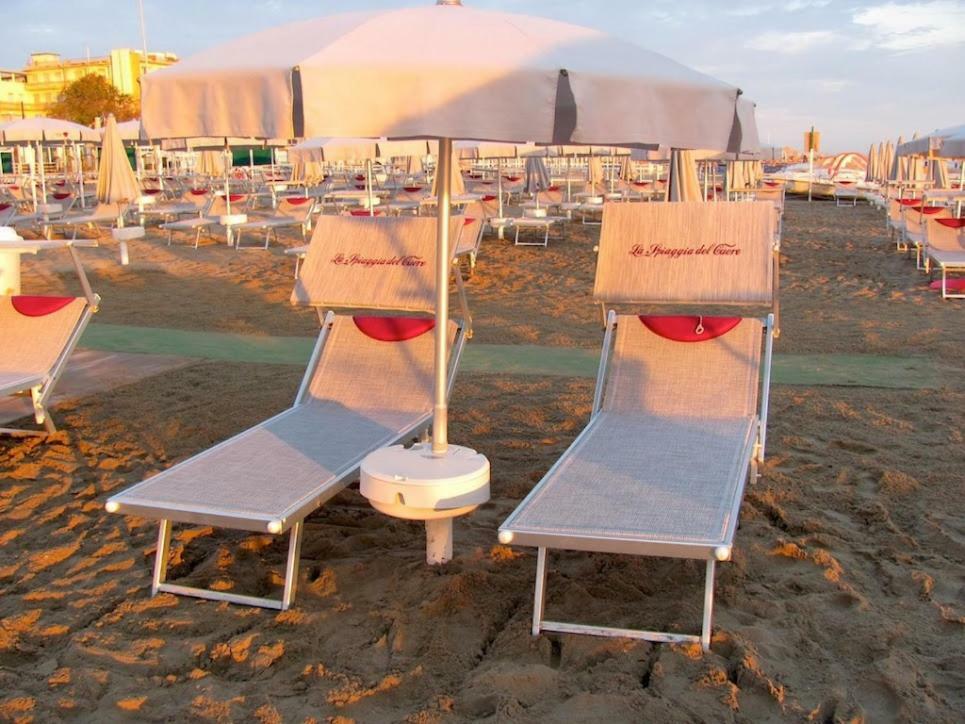 Hotel Poker Riccione Exteriör bild